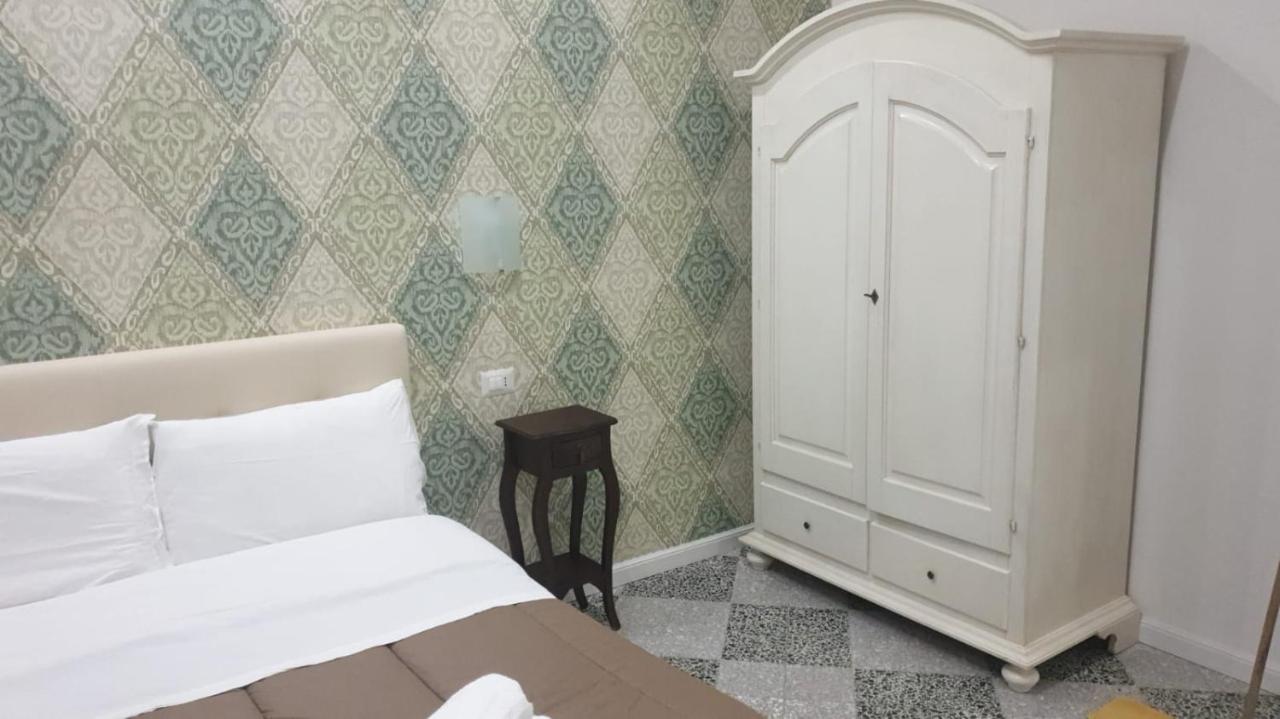 B&B By The Station Battipaglia Exterior foto
